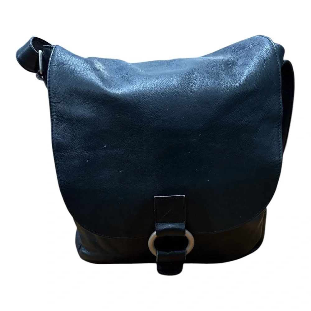 Source Unknown Black Messenger Bag with Silver Hardware